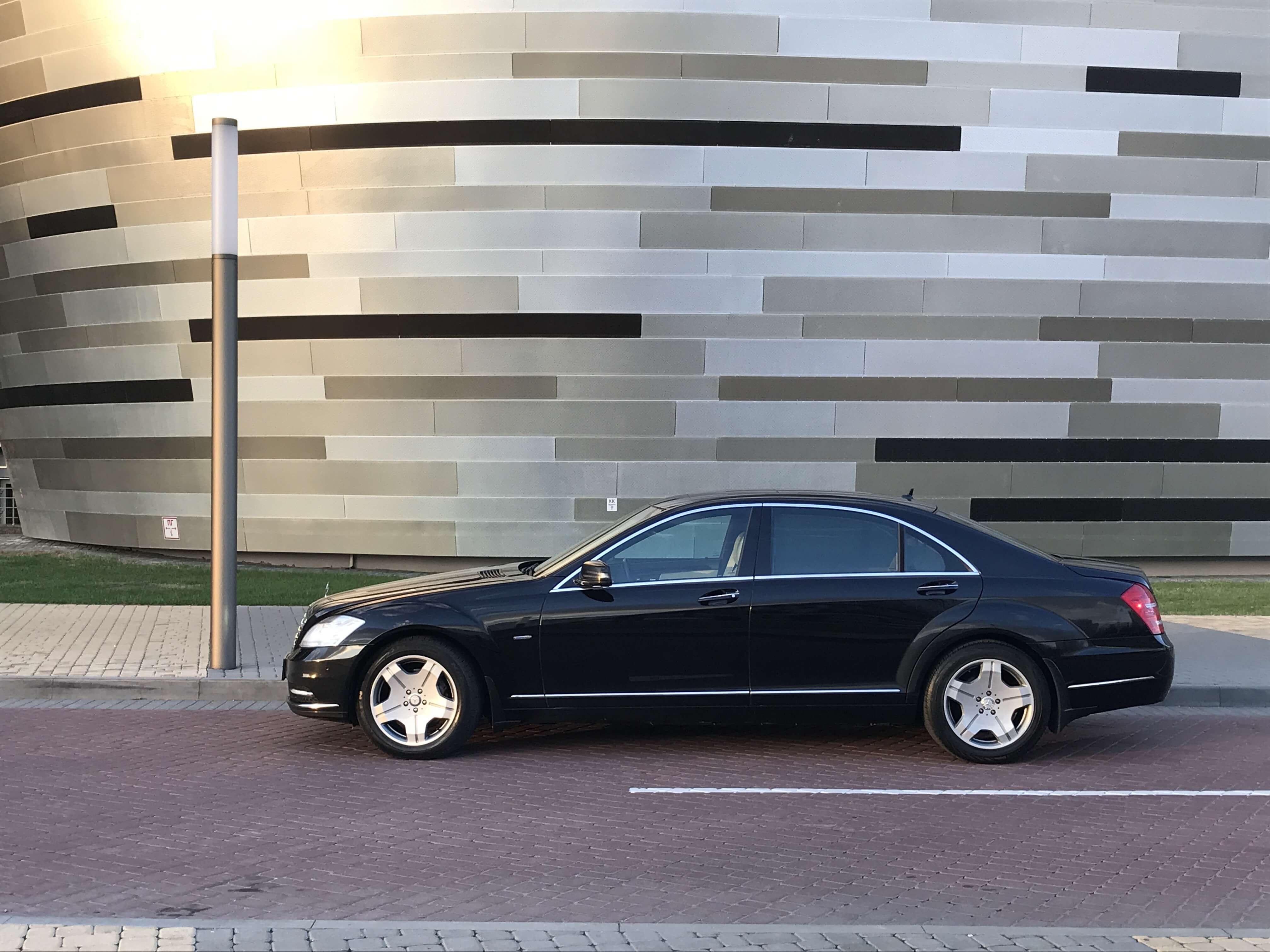 Аренда авто без водителя Mercedes S-класс W221 long restyling в Минске 3